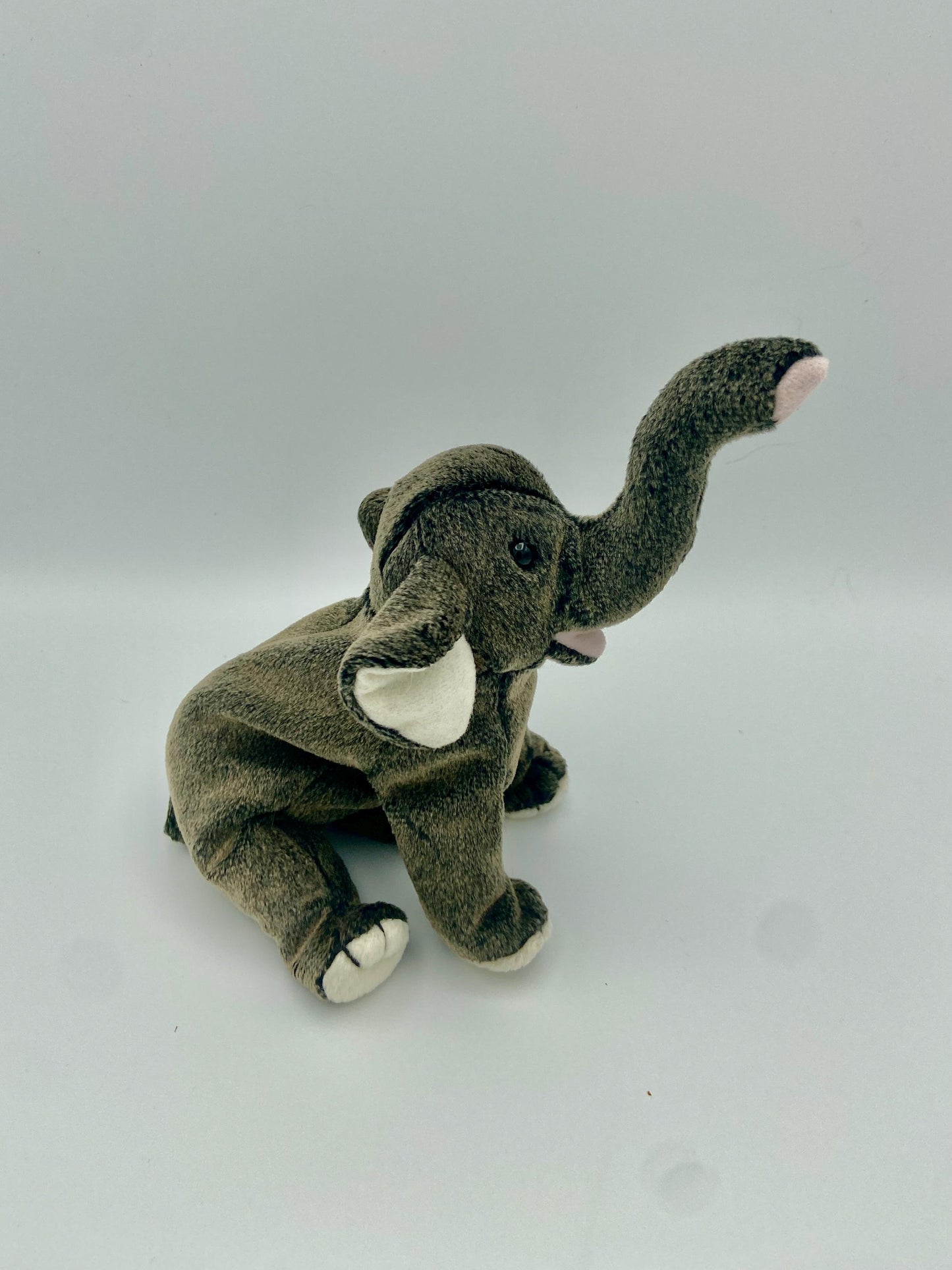 Vintage 2000 “Trumpet” The Elephant TY Beanie BabyToy 8.5 Inch w Tag